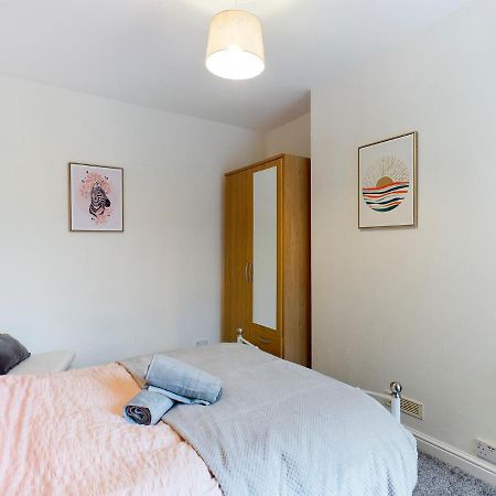 Cheerful 3 Bedroom Home With Free Parking And Wifi Chester Eksteriør billede