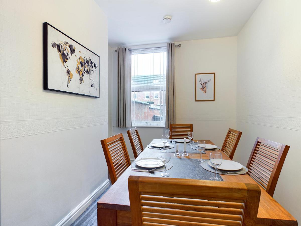 Cheerful 3 Bedroom Home With Free Parking And Wifi Chester Eksteriør billede