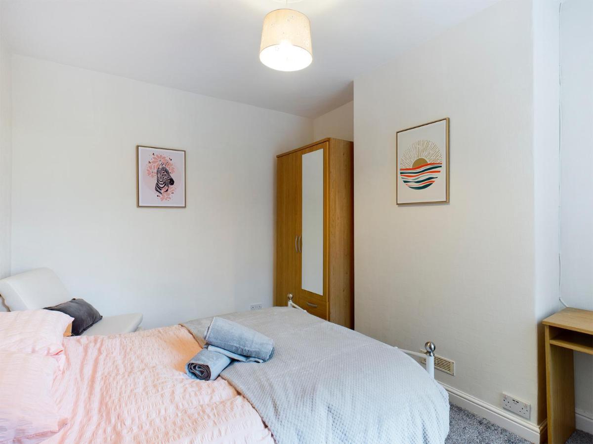 Cheerful 3 Bedroom Home With Free Parking And Wifi Chester Eksteriør billede